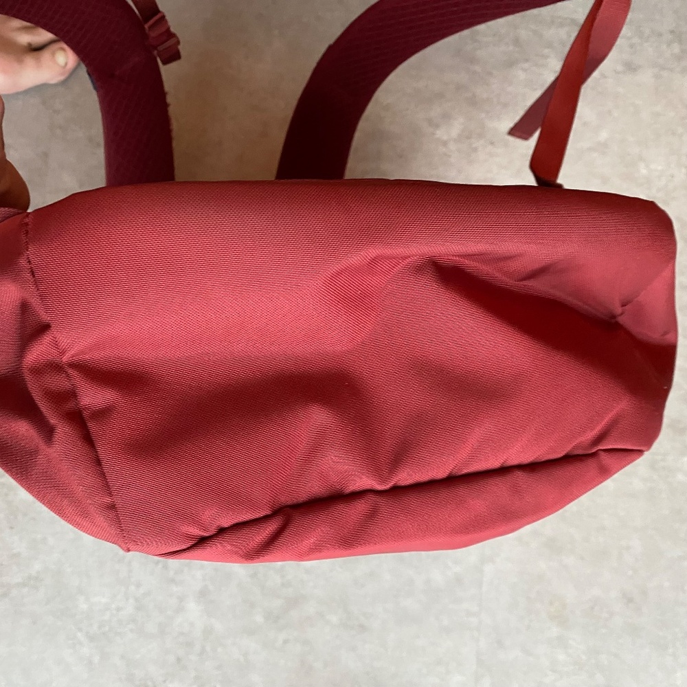 Patagonia Refugio backpack, burgundy-blue-tan, 28L - Picture 4 of 10